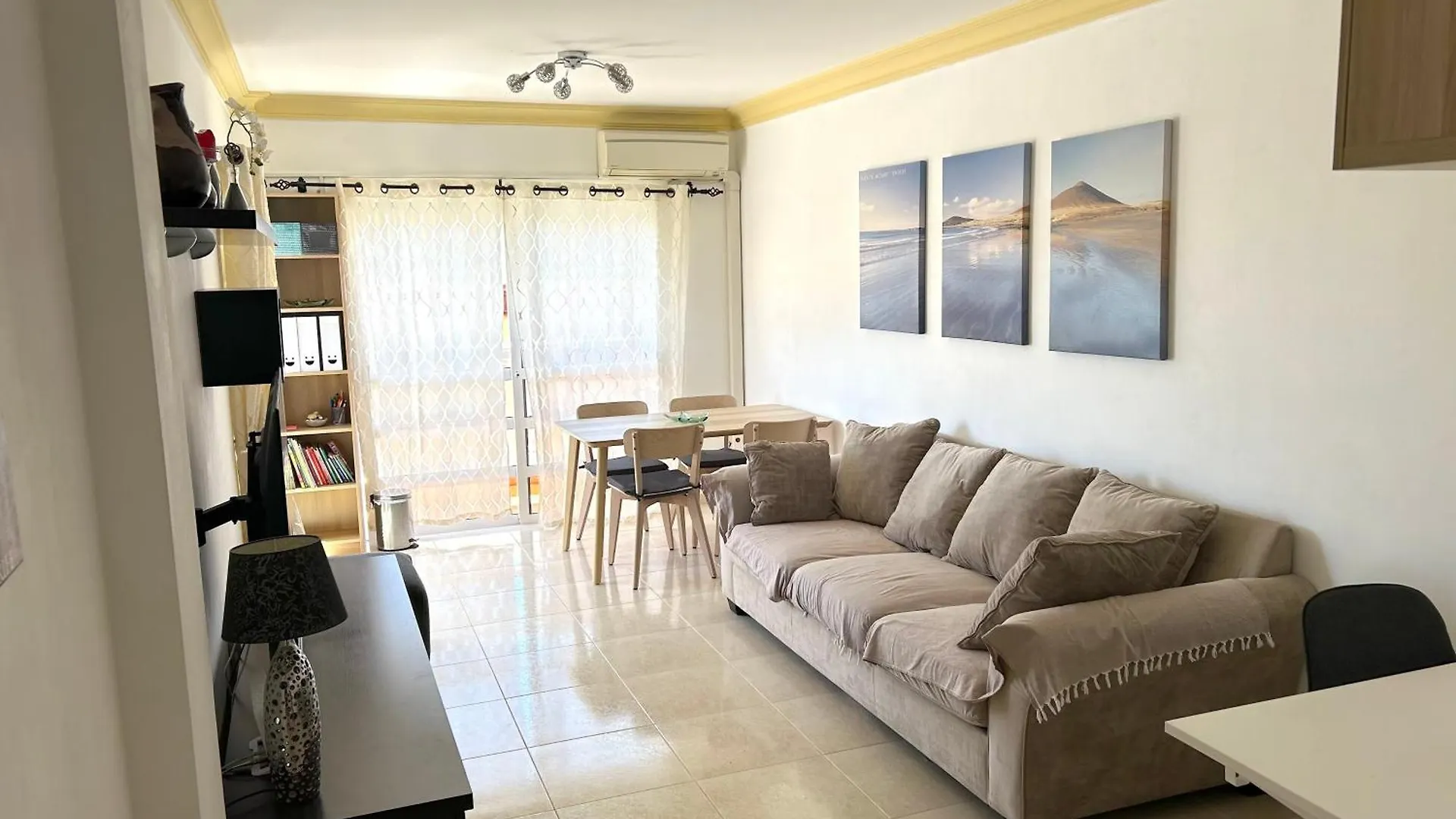 Apartment With Heated Pool In Callao Salvaje 0*,  Spanje