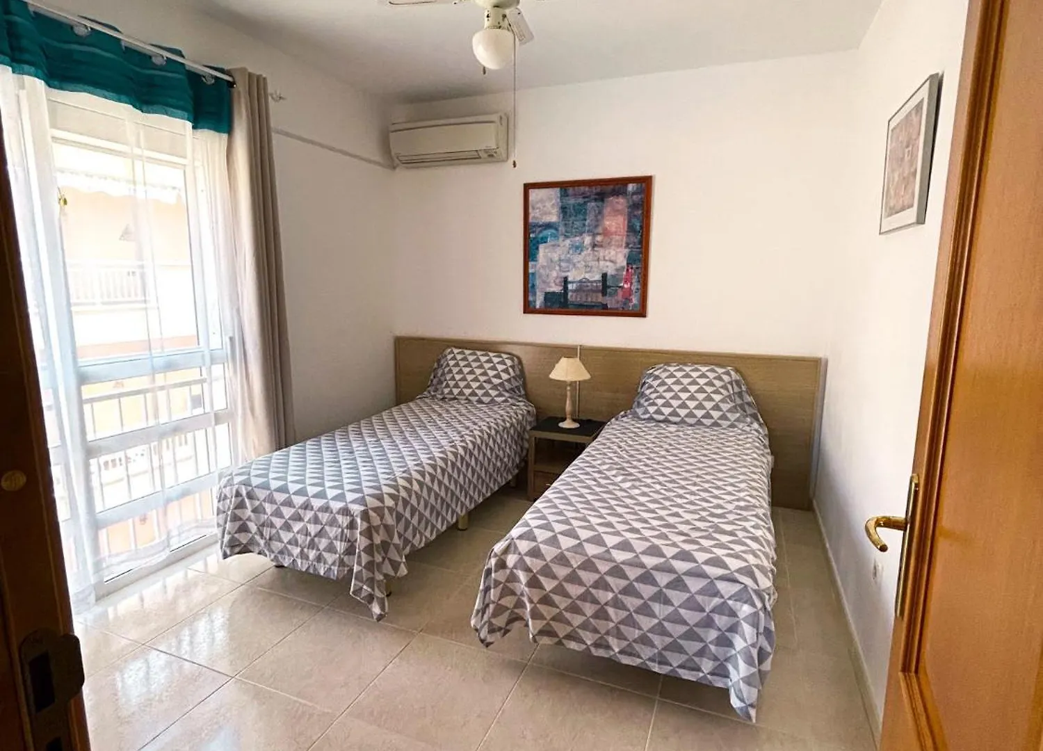 Apartment With Heated Pool In Callao Salvaje 0*,